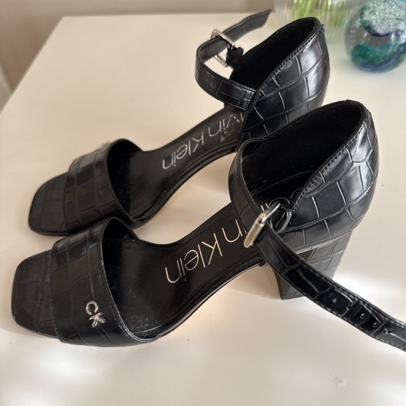 Calvin Klein black block heels - Picture 2 of 3